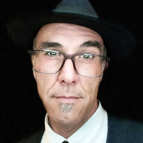 Author Scott Saunders
